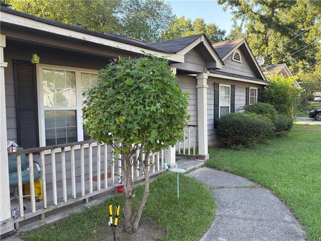 6560 Emerald Pointe Cir in Atlanta, GA - Building Photo - Building Photo