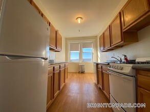 1820 Commonwealth Ave in Boston, MA - Building Photo - Building Photo