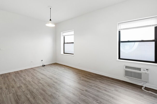 1136 W Wilson Ave in Chicago, IL - Building Photo - Building Photo