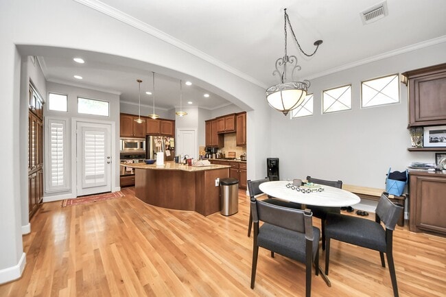 property at 584 Bomar St