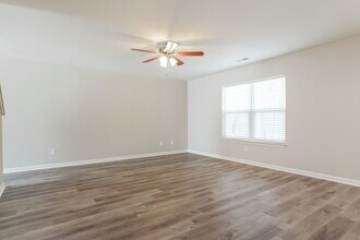 2736 Manthorp Terrace in Raleigh, NC - Building Photo - Building Photo