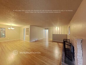 6605 S 127th Pl in Seattle, WA - Building Photo - Building Photo