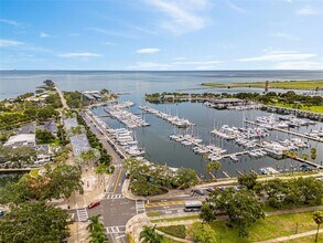 300 Beach Dr NE in St. Petersburg, FL - Building Photo - Building Photo