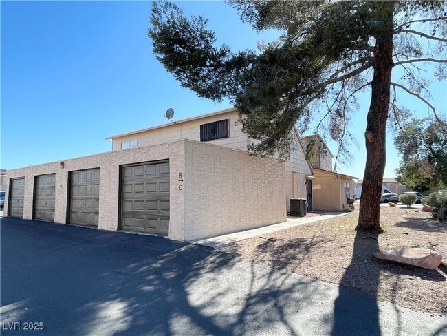 property at 5187 Garden Ln