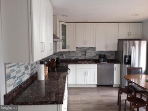 276 Paxinos Dr in Pocono Lake, PA - Building Photo - Building Photo