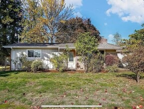 1005 NE Newall Rd in Newberg, OR - Building Photo - Building Photo