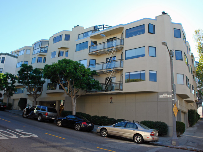 373-383 Lombard St in San Francisco, CA - Building Photo - Building Photo