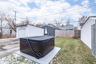 4040 W 158th St in Cleveland, OH - Building Photo - Building Photo