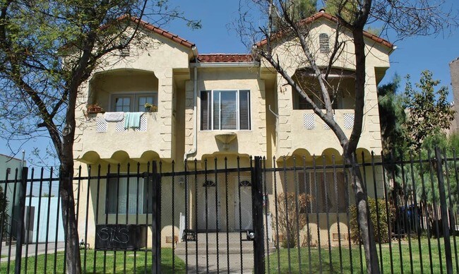 405 Coronado Ter in Los Angeles, CA - Foto de edificio - Building Photo