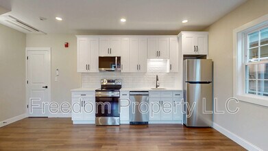 130 Center St in Southington, CT - Building Photo - Building Photo