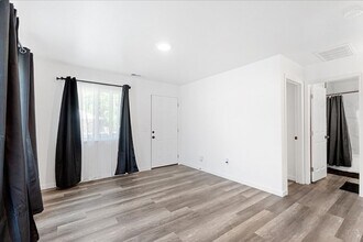 3221 San Jose Way in Sacramento, CA - Building Photo - Building Photo