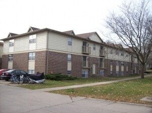 515 E Jefferson St in Iowa City, IA - Building Photo