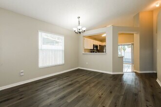 1422 Dew Bloom Rd in Valrico, FL - Building Photo - Building Photo