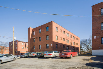 140 Kenilworth Ave NE in Washington, DC - Building Photo - Building Photo