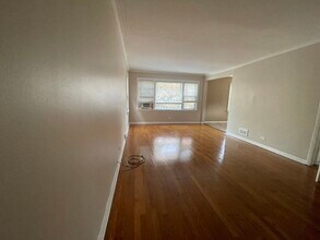 8832 S Harper Ave in Chicago, IL - Building Photo - Building Photo