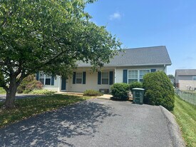 2305 Mosley St in Waynesboro, VA - Building Photo