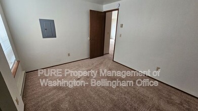 2256 Douglas Rd in Ferndale, WA - Building Photo - Building Photo