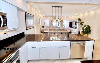 3900 Island Blvd in Aventura, FL - Building Photo - Building Photo