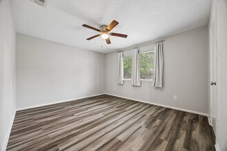 6907 Grant Dr in Richmond, TX - Building Photo - Building Photo