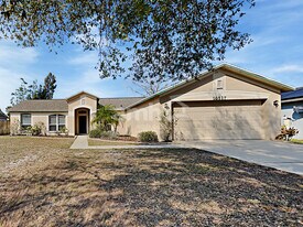 10527 Juliano Dr in Riverview, FL - Building Photo