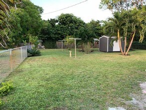 1545 NE 138th St-Unit -1 in North Miami, FL - Building Photo - Building Photo