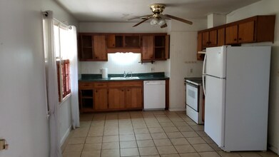 211 Dillard St in Goldsboro, NC - Building Photo - Building Photo
