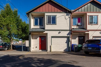 2982 SE 122nd Ave in Portland, OR - Building Photo - Building Photo