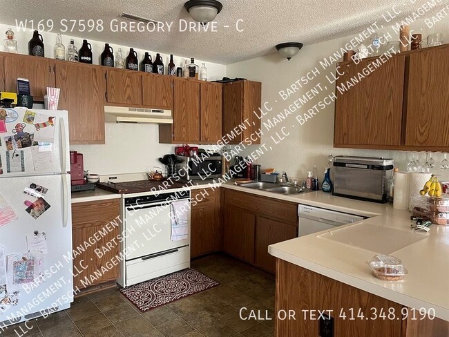 W169S7598-S7598 Gregory Dr in Muskego, WI - Building Photo - Building Photo