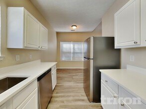 1421 Highgrove Way in Atlanta, GA - Building Photo - Building Photo