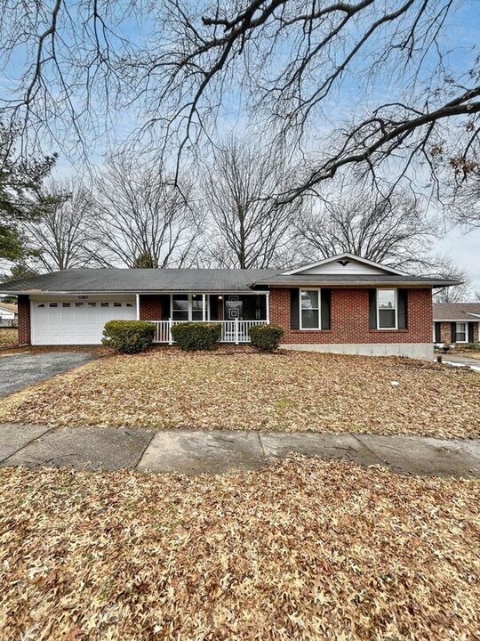 12465 Shoreside Dr in Florissant, MO - Building Photo