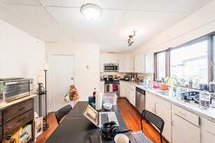 23 Wisconsin Ave, Unit 2B in Somerville, MA - Building Photo