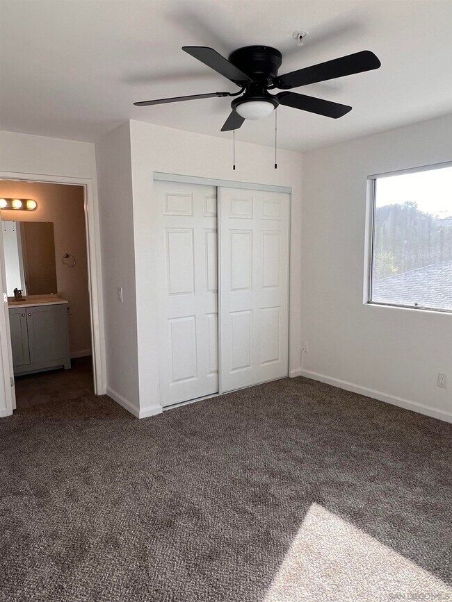 1934 West Dr-Unit -C in Vista, CA - Building Photo - Building Photo