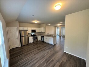 2823 W Emil Dr in Fayetteville, AR - Building Photo - Building Photo