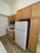 808-812 Westmount Dr, Unit 812-11 in West Hollywood, CA - Building Photo