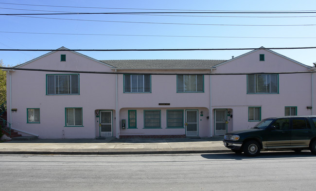 The Donbar Apartments in Redwood City, CA - Building Photo - Building Photo