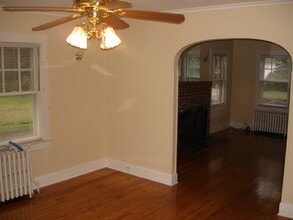 197 Barton Ave, Unit 197 Barton Ave in Patchogue, NY - Building Photo - Building Photo