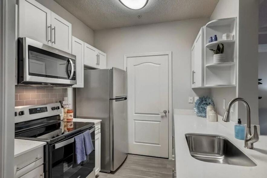 2900 Pharr Ct S Northwest in Atlanta, GA - Building Photo