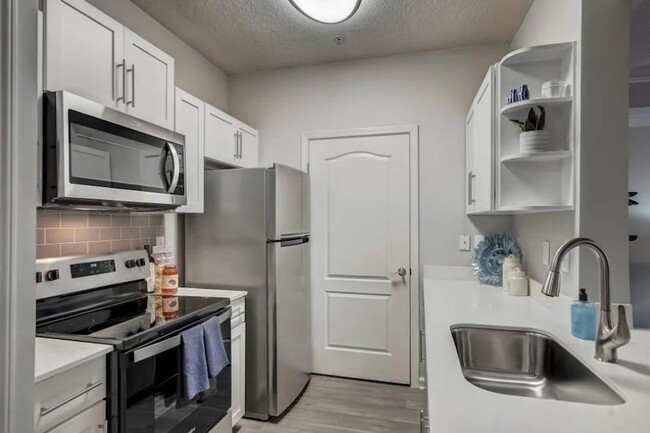 property at 2900 Pharr Ct S Northwest
