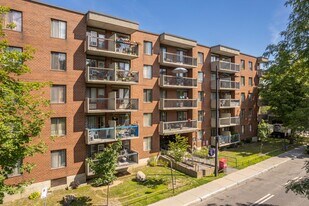 3055 Des Trinitaires Boul in Montréal, QC - Building Photo