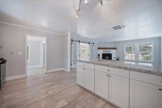 14492 Meadow Dr, Unit Upper Unit in Grass Valley, CA - Building Photo - Building Photo