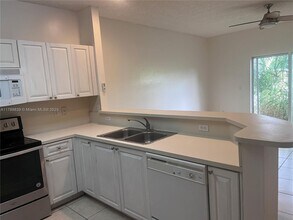 2320 SE 23rd Rd in Homestead, FL - Building Photo - Building Photo