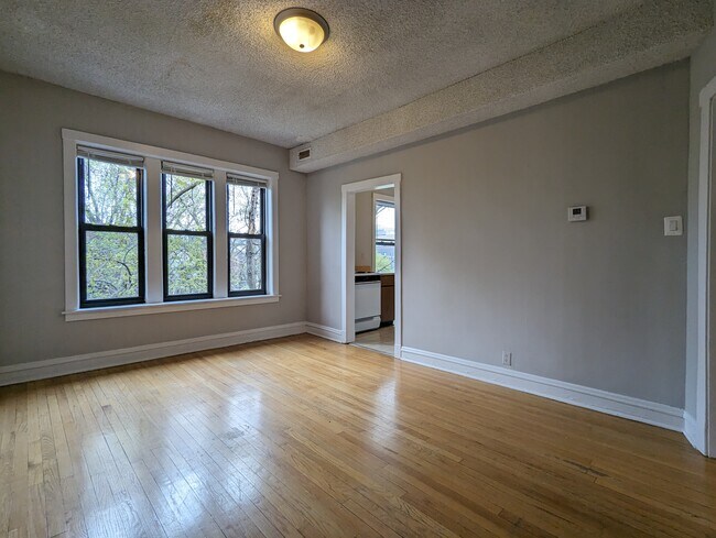 3523 N Racine Ave, Unit W3 in Chicago, IL - Foto de edificio - Building Photo