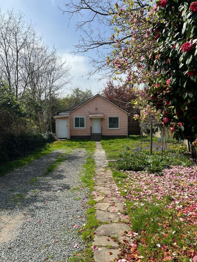 property at 2013 24th Ave S