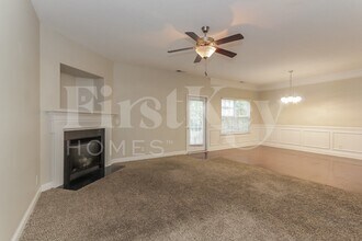 7225 Caley St in Denver, NC - Foto de edificio - Building Photo