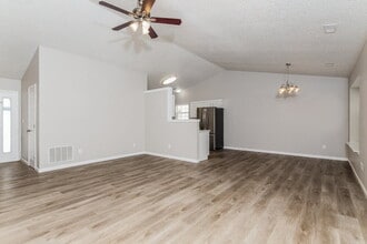 8043 Southern Trails Pl in Indianapolis, IN - Building Photo - Building Photo