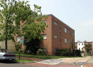 630 11th St NE in Washington, DC - Building Photo - Building Photo