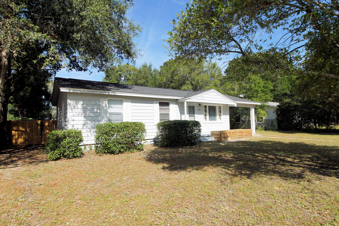 354 Chicago Ave in Valparaiso, FL - Building Photo