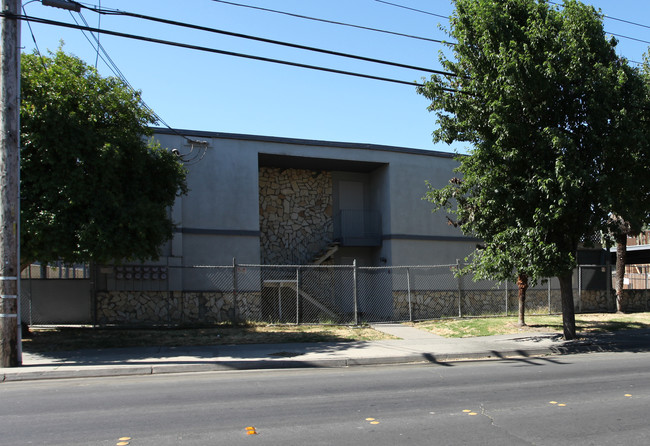 Granger Villa in Modesto, CA - Foto de edificio - Building Photo