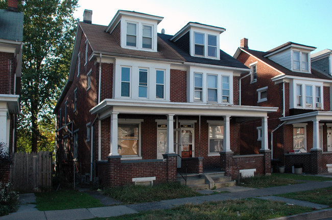 2418 Reel in Harrisburg, PA - Foto de edificio - Building Photo