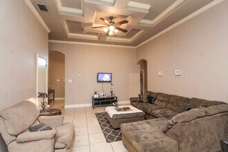 3006 Imperial Dr in Laredo, TX - Building Photo - Building Photo